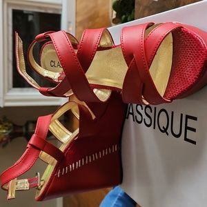 CLASSIQUE WEDGE SANDAL WITH STITCH DETAIL, IN RED,  SIZE 8.5W